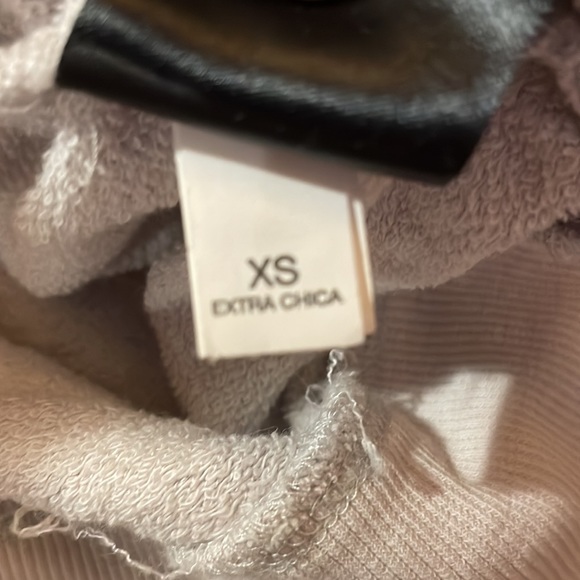 Women’s Bebe Sequin Shoulder V-Neck Sweater XS - Picture 4 of 7